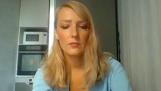 Snapshot of Vexxaa chatting on October 1, 2025, 2:12 pm Vexxaa online show from October 1, 2025, 2:12 pm