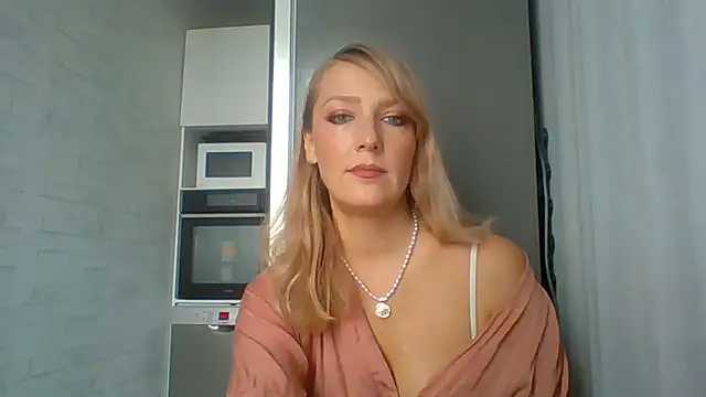 Snapshot of Vexxaa chatting on November 14, 2025, 11:09 am Vexxaa online show from November 14, 2025, 11:09 am