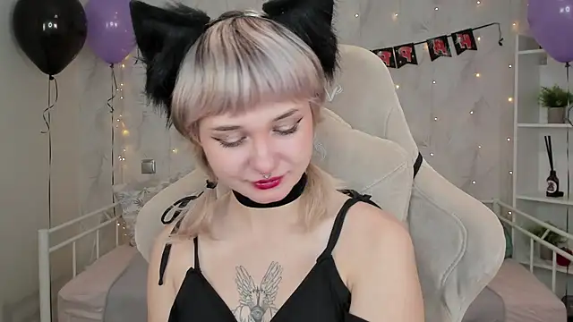 Snapshot of Tori_Cutie chatting on October 23, 2025, 11:57 pm Tori Cutie online show from October 23, 2025, 11:57 pm