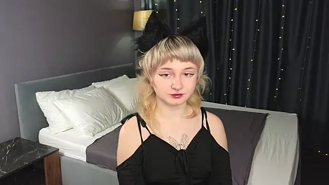 Snapshot of Tori_Cutie chatting on November 27, 2025, 12:02 am Tori Cutie online show from November 27, 2025, 12:02 am