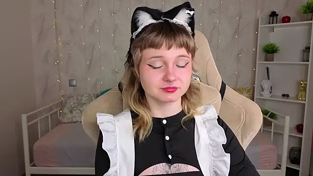 Tori Cutie online show from May 3, 2026, 12:05 am