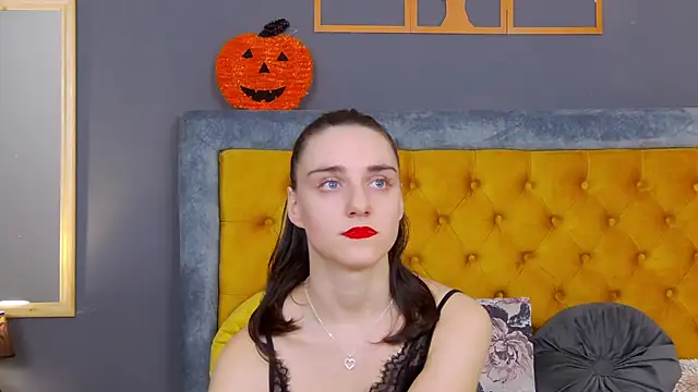 Jessica White  online show from November 21, 2025, 4:00 am