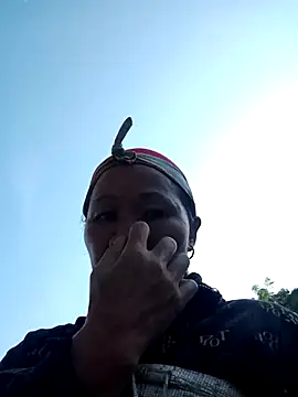 Snapshot of TinTin321 chatting on October 5, 2025, 1:15 am TinTin321 online show from October 5, 2025, 1:15 am