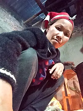 Snapshot of TinTin321 chatting on November 2, 2025, 9:11 am TinTin321 online show from November 2, 2025, 9:11 am