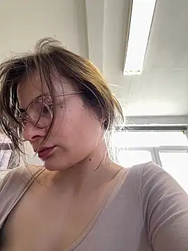 IsabellaEtha online show from April 27, 2026, 7:06 am