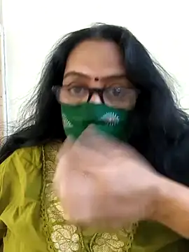 Snapshot of heera-rani chatting on May 11, 2026, 5:24 am heera-rani online show from May 11, 2026, 5:24 am