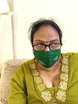 Snapshot of heera-rani chatting on May 14, 2026, 8:32 am heera-rani online show from May 14, 2026, 8:32 am