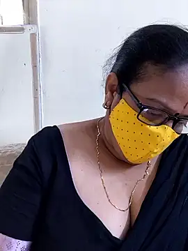 Snapshot of heera-rani chatting on June 1, 2026, 9:22 am heera-rani online show from June 1, 2026, 9:22 am