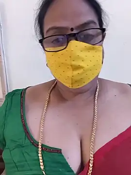 Snapshot of heera-rani chatting on June 3, 2026, 4:15 am heera-rani online show from June 3, 2026, 4:15 am