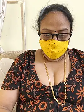 Snapshot of heera-rani chatting on June 5, 2026, 9:37 am heera-rani online show from June 5, 2026, 9:37 am