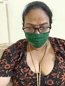Snapshot of heera-rani chatting on June 9, 2026, 8:37 am heera-rani online show from June 9, 2026, 8:37 am