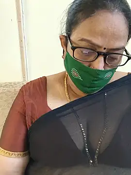 Snapshot of heera-rani chatting on June 10, 2026, 4:34 am heera-rani online show from June 10, 2026, 4:34 am