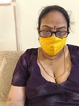 Snapshot of heera-rani chatting on June 15, 2026, 5:31 am heera-rani online show from June 15, 2026, 5:31 am