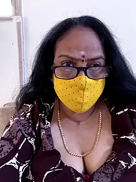 Snapshot of heera-rani chatting on June 16, 2026, 4:48 am heera-rani online show from June 16, 2026, 4:48 am