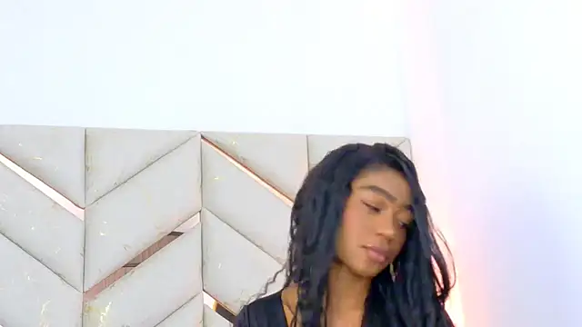 Snapshot of AlanaDoll chatting on November 11, 2025, 3:45 pm AlanaDoll online show from November 11, 2025, 3:45 pm