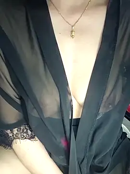 Linh linh01 online show from March 12, 2026, 5:41 pm