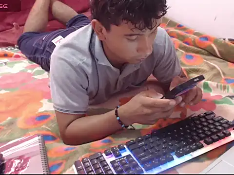 Snapshot of _Duvan_123 chatting on December 16, 2025, 4:01 pm Duvan 123 online show from December 16, 2025, 4:01 pm