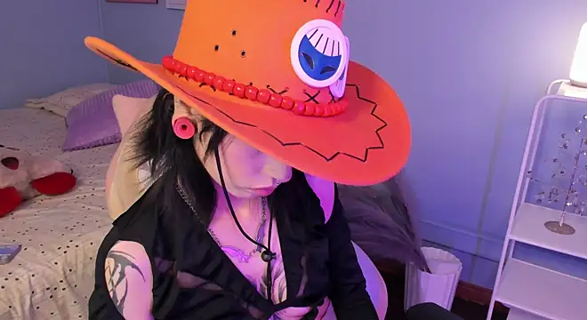 Hannahpage online show from January 15, 2026, 12:21 pm