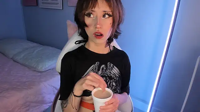 Hannahpage online show from April 29, 2026, 12:31 pm