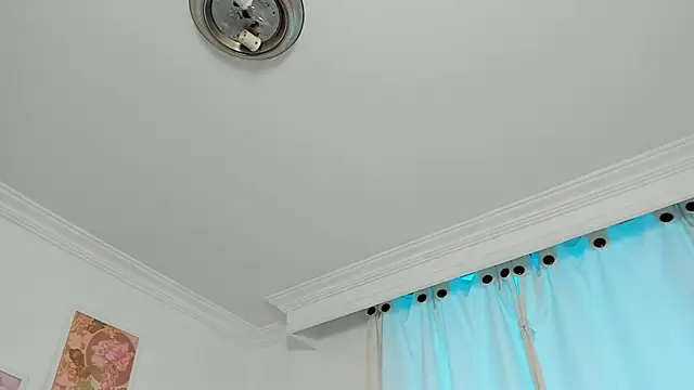 canelleGarces online show from February 9, 2026, 12:09 pm