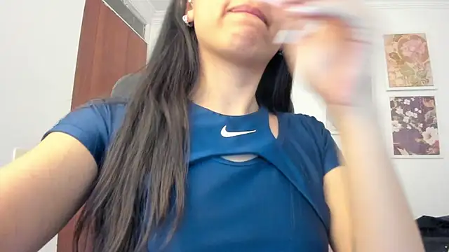 Snapshot of canelleGarces chatting on June 7, 2026, 11:08 pm canelleGarces online show from June 7, 2026, 11:08 pm