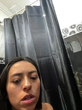 canelleGarces online show from July 19, 2026, 7:39 pm