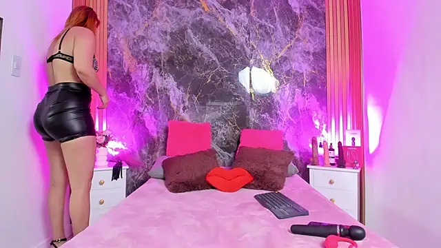 Snapshot of MIIRANDAHOT chatting on November 10, 2025, 12:59 pm MIIRANDAHOT online show from November 10, 2025, 12:59 pm