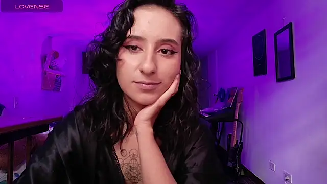 atenea dragon   online show from December 3, 2025, 8:29 pm