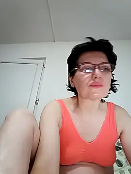 Vera Elle online show from November 25, 2025, 6:08 pm