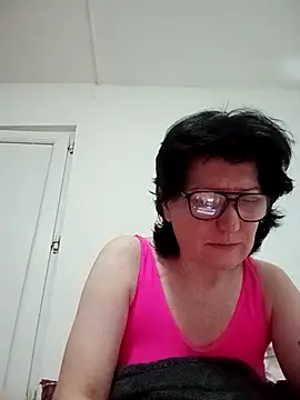 Vera Elle online show from February 24, 2026, 10:30 pm