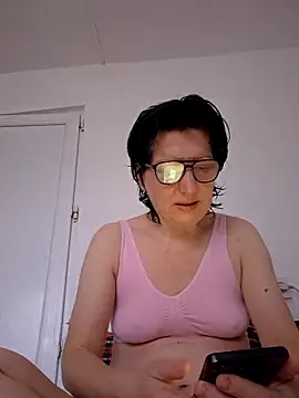 Vera Elle online show from March 3, 2026, 5:13 am