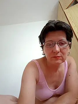 Vera Elle online show from July 6, 2026, 3:03 pm