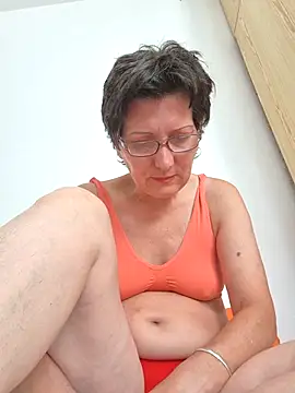 Vera Elle online show from July 9, 2026, 6:17 am