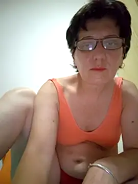 Vera Elle online show from July 10, 2026, 8:33 pm