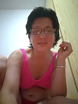 Vera Elle online show from July 14, 2026, 2:05 am