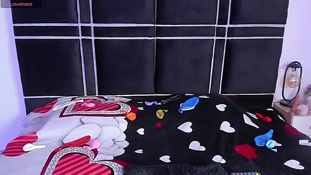 Snapshot of Zoe_Vg chatting on October 4, 2025, 7:01 pm Zoe Vg online show from October 4, 2025, 7:01 pm