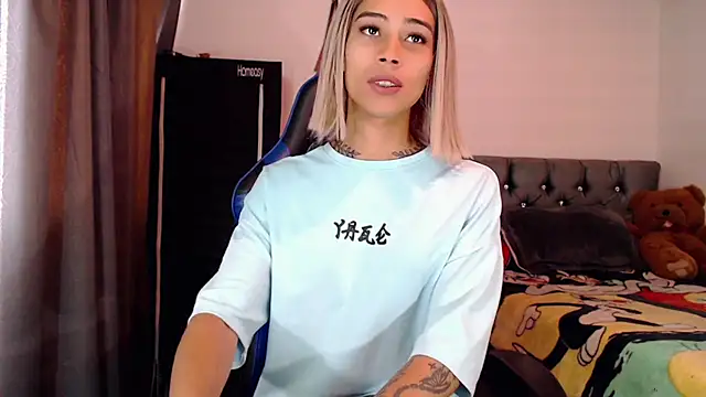 Sweet-Cris online show from September 29, 2025, 3:17 pm