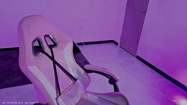 LilithCary online show from January 6, 2026, 8:23 pm