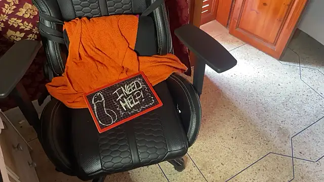 JUSTFORRICH online show from October 25, 2025, 2:02 pm