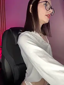 MartaBrent online show from March 9, 2026, 3:38 pm