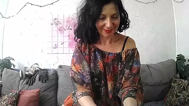 Snapshot of ValleriWind chatting on May 7, 2026, 1:27 pm ValleriWind online show from May 7, 2026, 1:27 pm