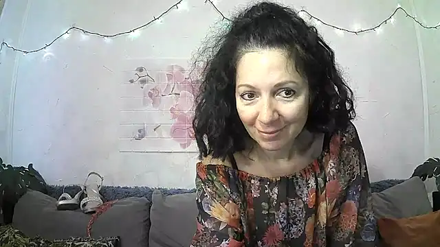 Snapshot of ValleriWind chatting on May 14, 2026, 1:56 am ValleriWind online show from May 14, 2026, 1:56 am