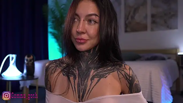 Alise Eve  online show from May 9, 2026, 5:40 pm