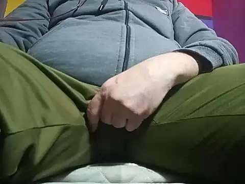 BabyBearMilk online show from October 29, 2025, 5:53 am