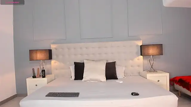 Snapshot of KellyRooss chatting on November 14, 2025, 12:37 pm KellyRooss online show from November 14, 2025, 12:37 pm