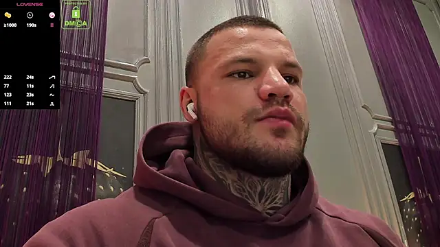 Snapshot of OliverSport chatting on November 16, 2025, 10:54 am OliverSport online show from November 16, 2025, 10:54 am