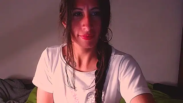Snapshot of NathaSlave chatting on June 12, 2026, 6:23 am NathaSlave online show from June 12, 2026, 6:23 am