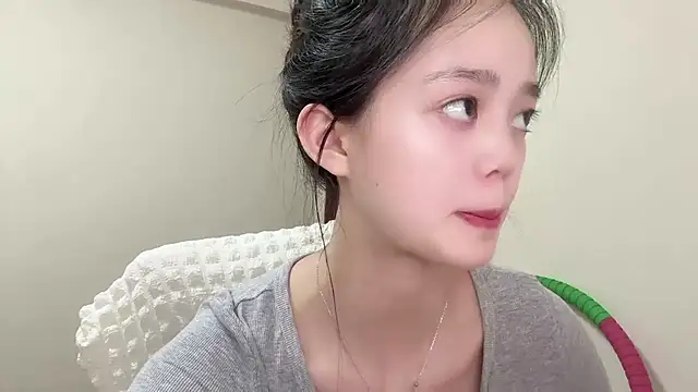 Nicole-13 online show from July 18, 2026, 1:04 pm
