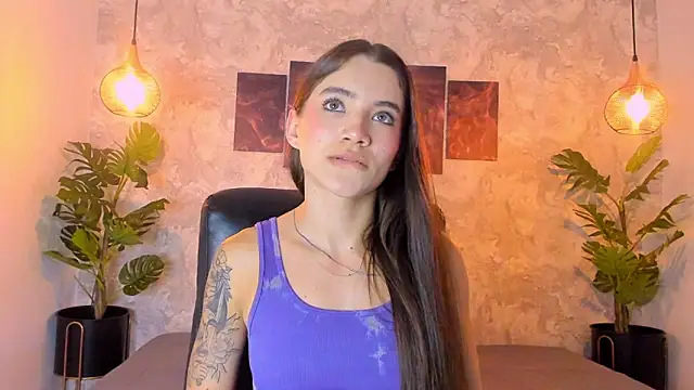 Snapshot of aitana_baker_ chatting on December 15, 2025, 7:18 pm aitana baker online show from December 15, 2025, 7:18 pm