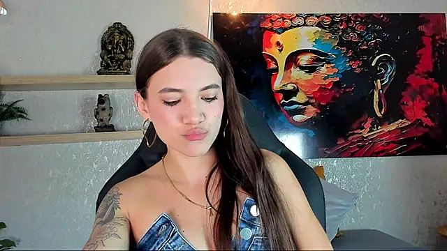 aitana baker  online show from February 18, 2026, 3:46 am